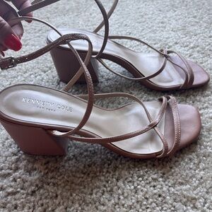 Used Kenneth Cole sandals size 8 1/2